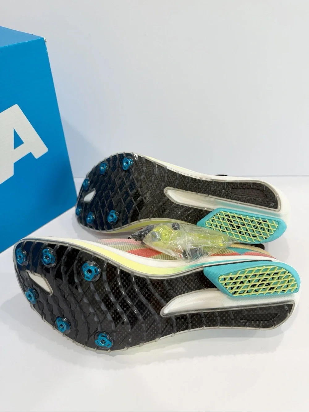 Hoka One One Cielo X 3 MD Unisex  Spikes Running Shoes